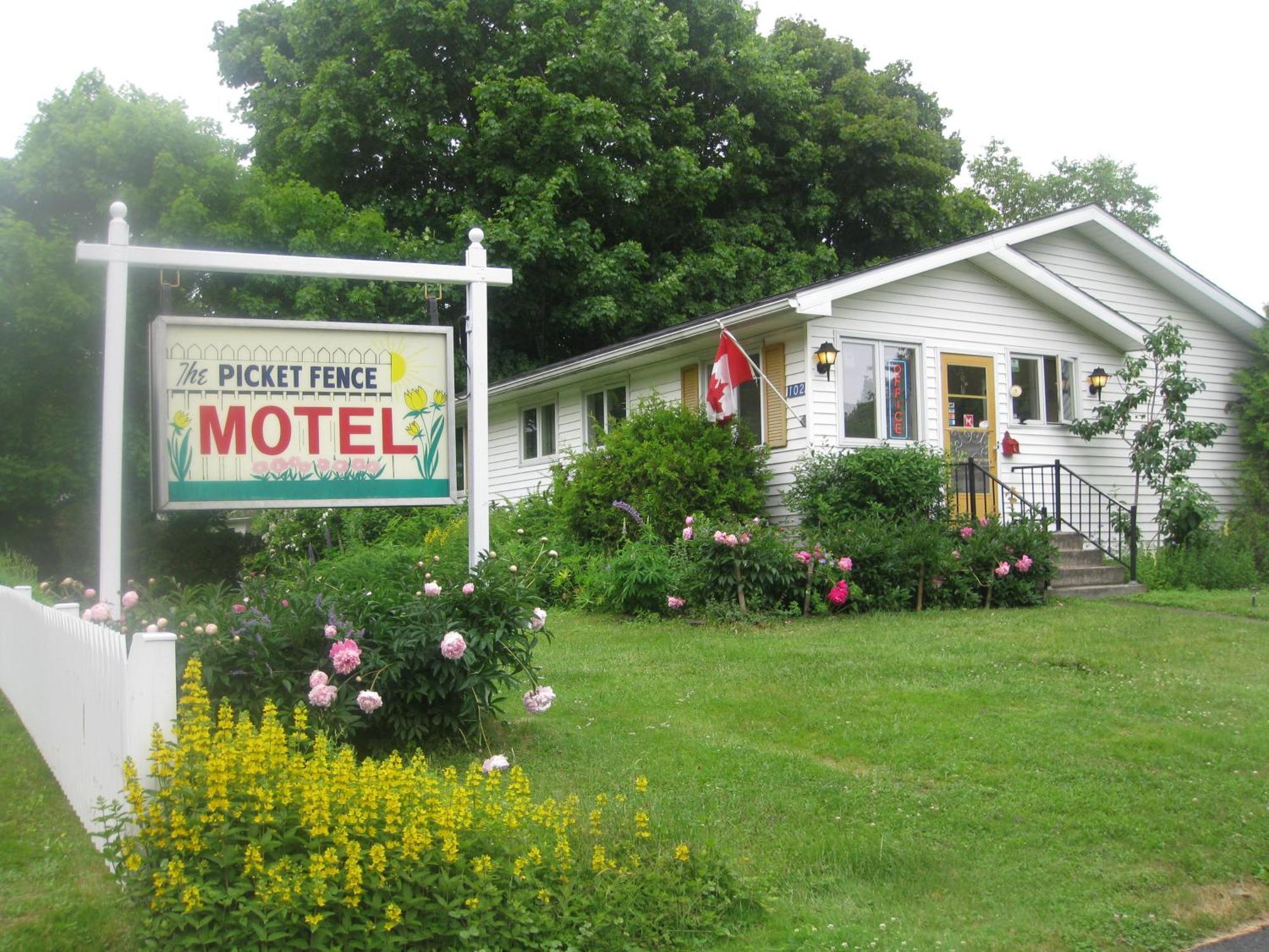 Picket Fence Motel St. Andrews By The Sea Esterno foto